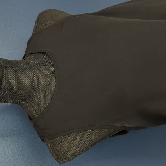 Asymmetrical tank - Picture 3 of 3